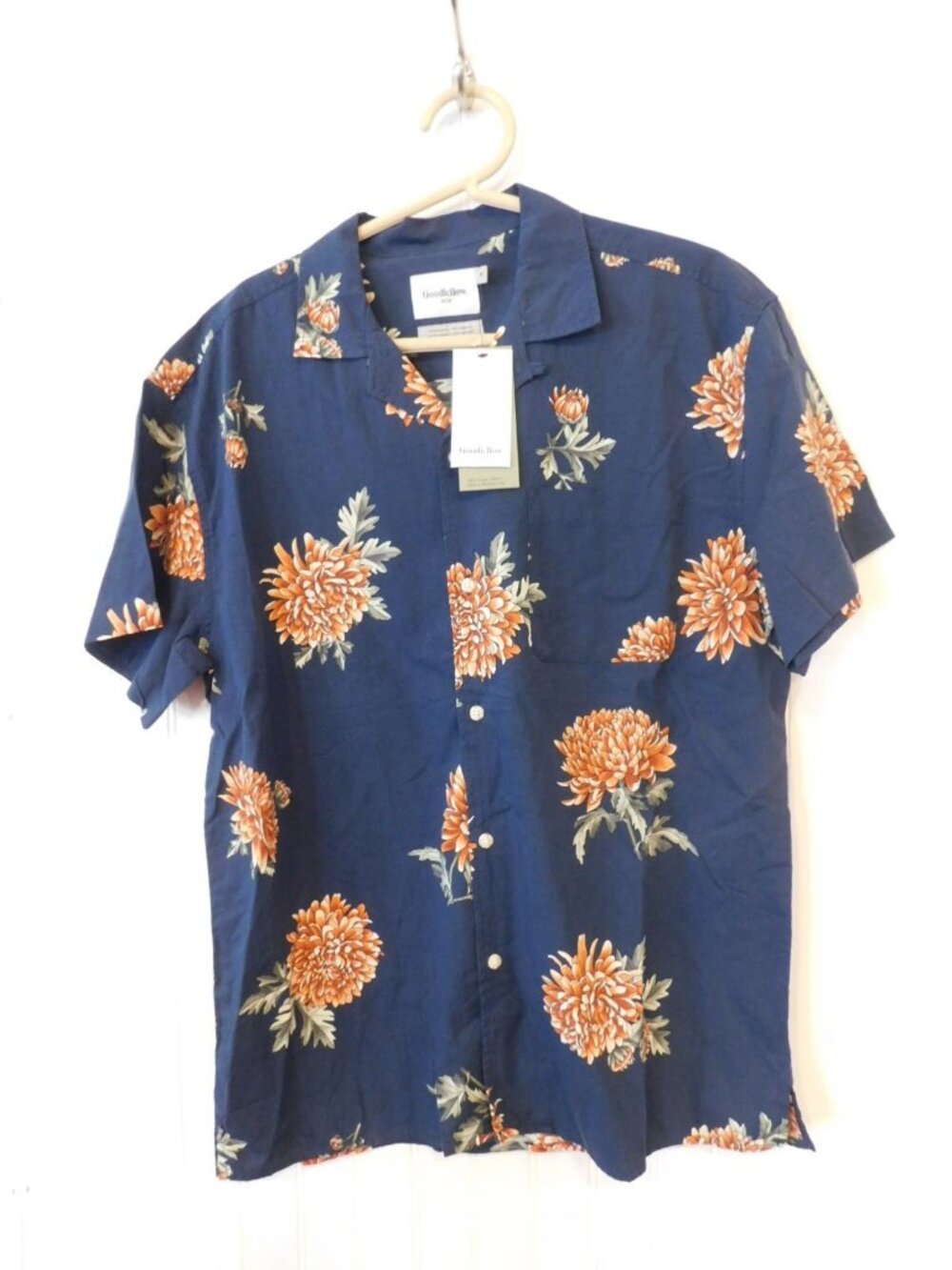 NWT Goodfellow & Co Vacay Navy Blue Floral Button-Up Shirt Men M Medium Untucked